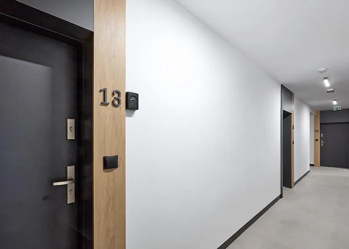 Apartment Airport Comfy By Bookinghost *